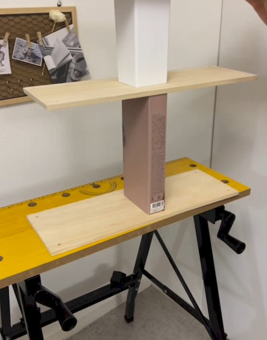 収納が足りないなら…　100均で作る吊り下げラックに「賢い」「部屋スッキリ」