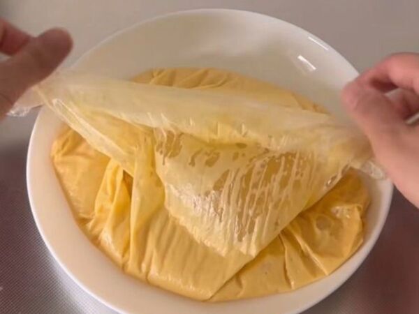 アイスを溶かして混ぜるだけ！　意外な仕上がりに「簡単」「おいしそう」