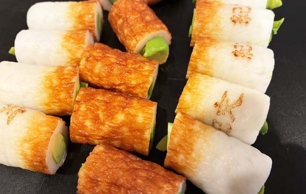 キュウリでもチーズでもない！　ちくわの穴に詰めたのは…？