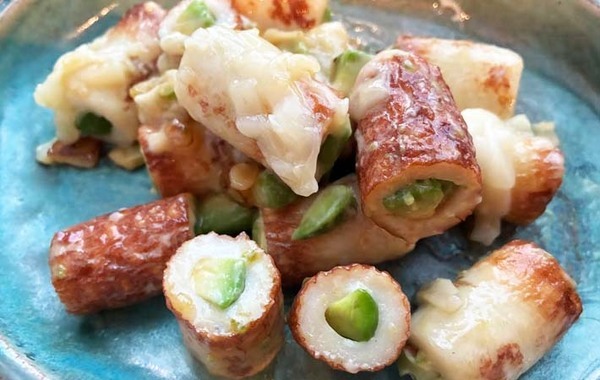 キュウリでもチーズでもない！　ちくわの穴に詰めたのは…？