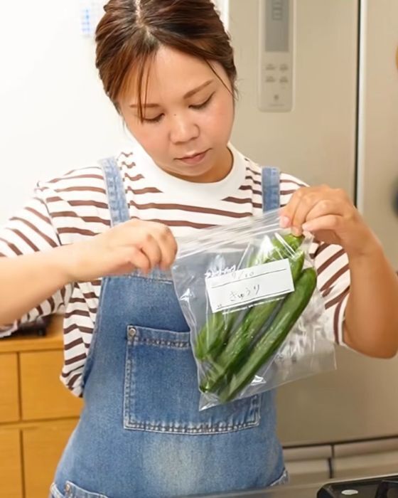 「冷凍でこんなに便利？」　キュウリ保存の裏技に「目からウロコ」「助かる」