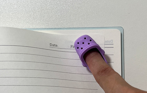 セリアで見つけたのは『サンダル』の形をした…？　思わぬ使い方にびっくり