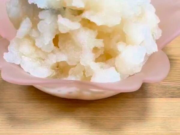 紙パックを冷凍してすりおろすだけ　夏休みにぴったりの簡単スイーツに「ハマる」