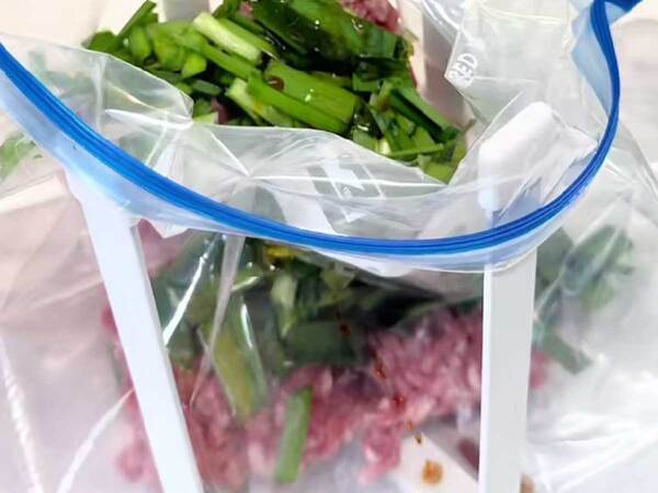 皮がなくても作れる？　餃子の『意外な作り方』に「思い付かなかった」「真似します」