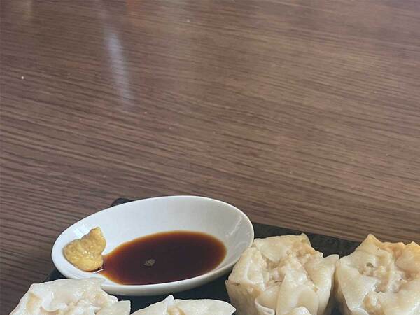 妻「右のやつは気にしないでください」　シュウマイと一緒に写っていたのは…