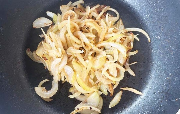 子供たちが何回もおかわり！　カレーに入れた『ちょい足し』に「本格的になる！」