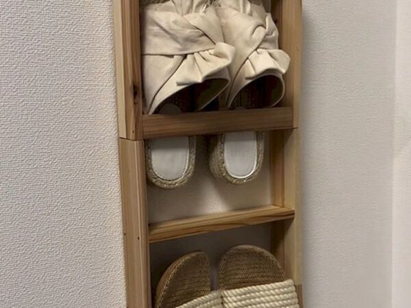 おしゃれなスリッパ収納がわずか220円で？　DIY術に「かわいい」「早速作る」