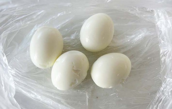 「簡単すぎる」「夏にもピッタリ」　ゆで卵に使った『調味料』は、大さじ4杯の…？