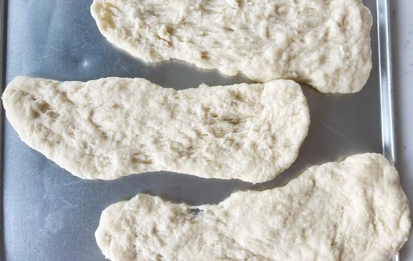 ホットケーキミックスにヨーグルトと水を混ぜて…　できあがったのは