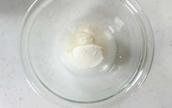 ホットケーキミックスにヨーグルトと水を混ぜて…　できあがったのは