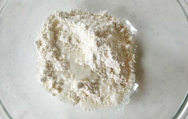 ホットケーキミックスにヨーグルトと水を混ぜて…　できあがったのは