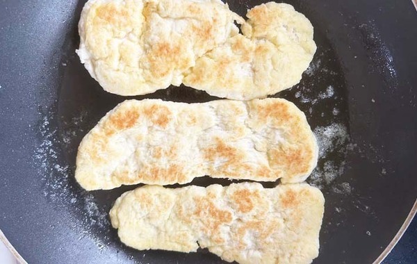 ホットケーキミックスにヨーグルトと水を混ぜて…　できあがったのは