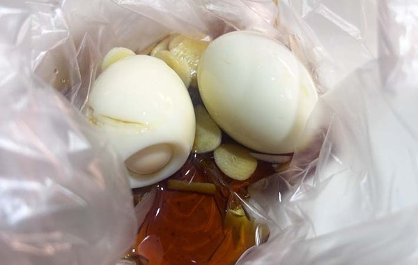 めんつゆだけで漬けてる？　ゆで卵の味付けに、夫が「また作って！」
