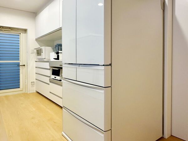 冷蔵庫の電気代を減らす！　今日からできる節電方法に「早速やってみる」