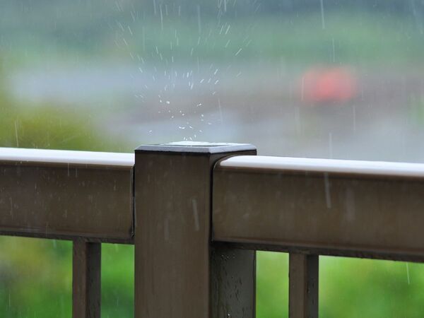 台風シーズンは停電への備えが大切！　企業が教える屋内と屋外の基本対策とは