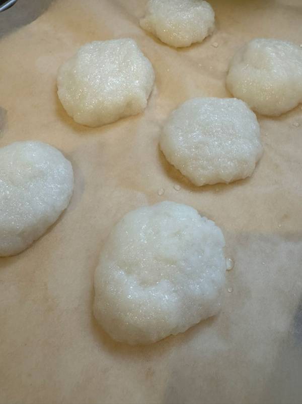 娘に褒められた手作りの『餅』　その作り方が…「声出して笑った」「武闘派すぎる」