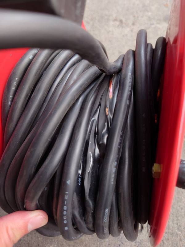 「あわや大惨事…」　撮影スタジオの注意喚起に「ウソ…知らなかった」「ヤバい」