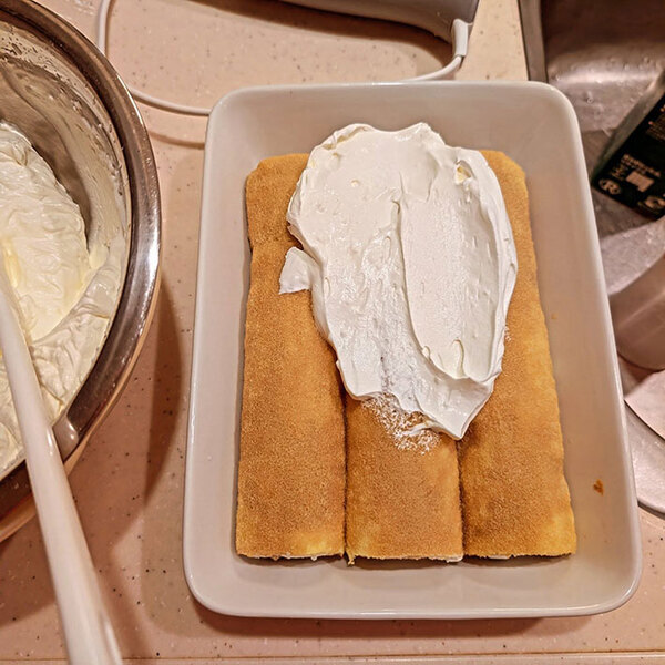 ロールケーキを並べたら…　完成したものに「これは天才」「よく思い付いたな」