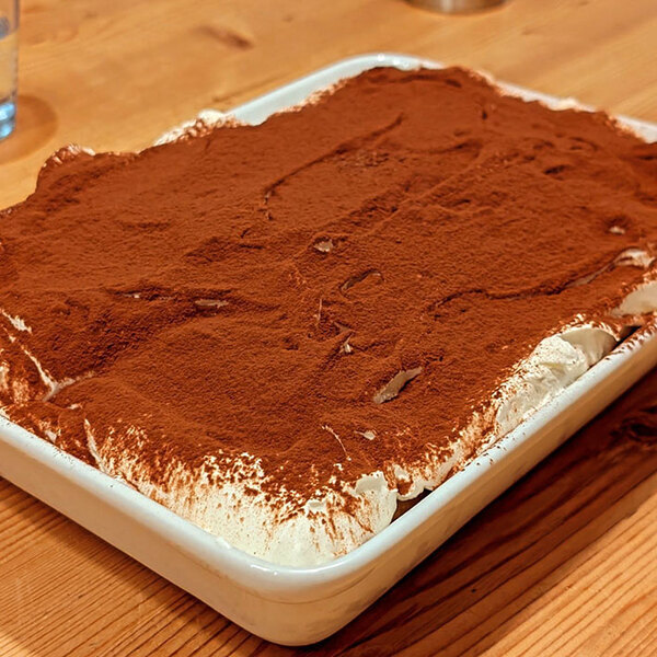 ロールケーキを並べたら…　完成したものに「これは天才」「よく思い付いたな」