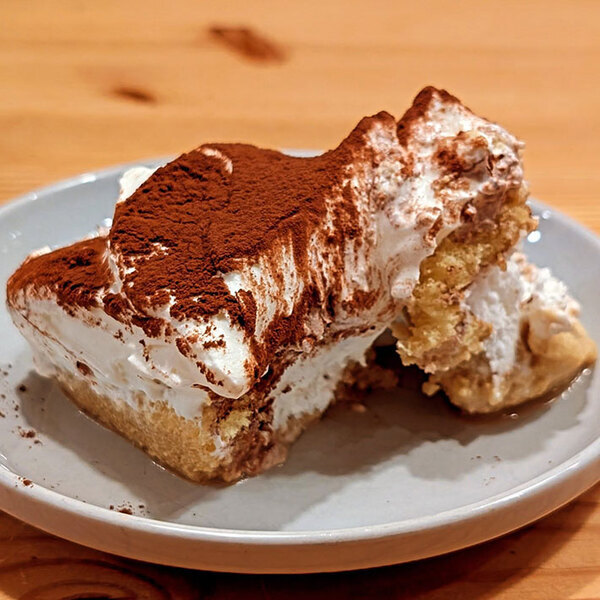 ロールケーキを並べたら…　完成したものに「これは天才」「よく思い付いたな」