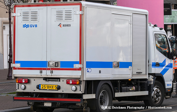 クラクションを鳴らすトラック　無人のはずが…「また1つ学んだ」「みんな知るべき」