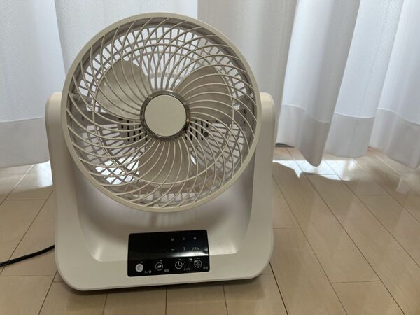 エアコン効率が劇的アップ！　サーキュレーターの置き方に「なるほど」「覚えた」