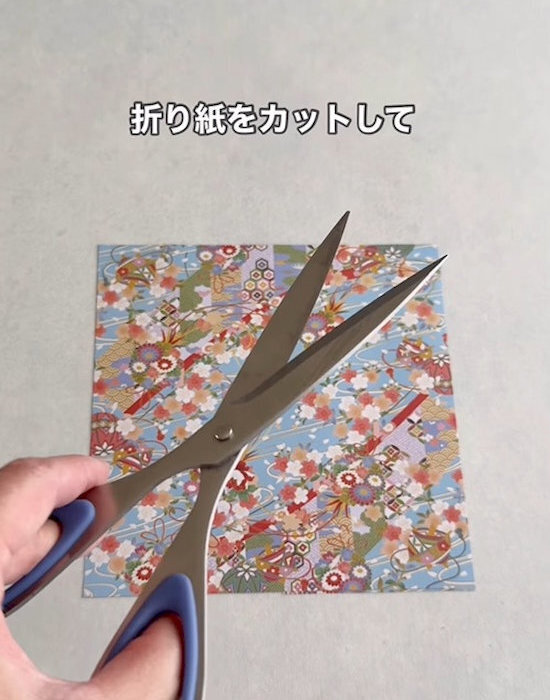 折り紙を丸く切るだけ！　本物みたいな風鈴に「涼しげ」「かわいい」