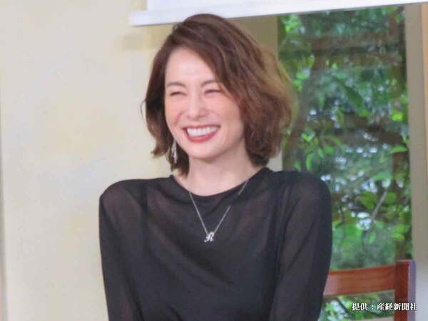 米倉涼子「私が小さな頃から憧れていた」　豪華ツーショット写真に「かっこよすぎ」