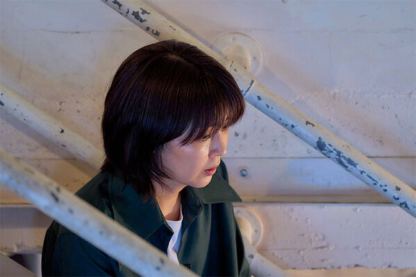 ネルラの言葉にゾッ…ネルラの叔父がつけるエプロンの文字が気になる　『しあわせな結婚』第4話