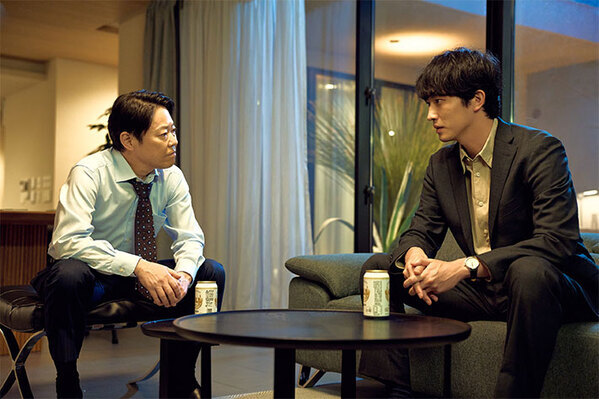 ネルラの言葉にゾッ…ネルラの叔父がつけるエプロンの文字が気になる　『しあわせな結婚』第4話