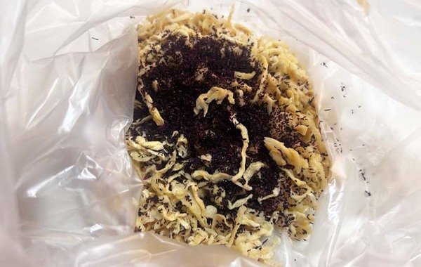 『ゆかり』と一緒に混ぜたのは…？　相性抜群の食材に「ずっとこれにして！」「弁当にもいい」