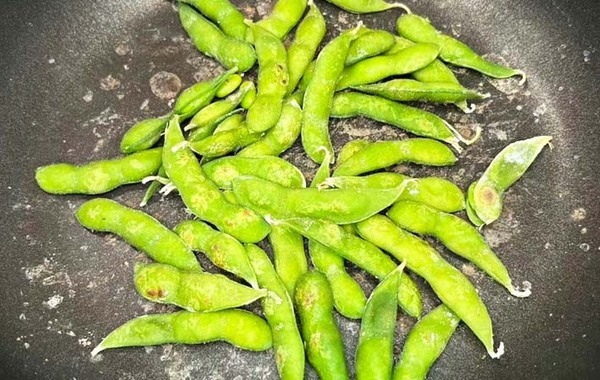 ビールによく合う…！　枝豆に加えた『ひと工夫』が「夏にぴったり！」