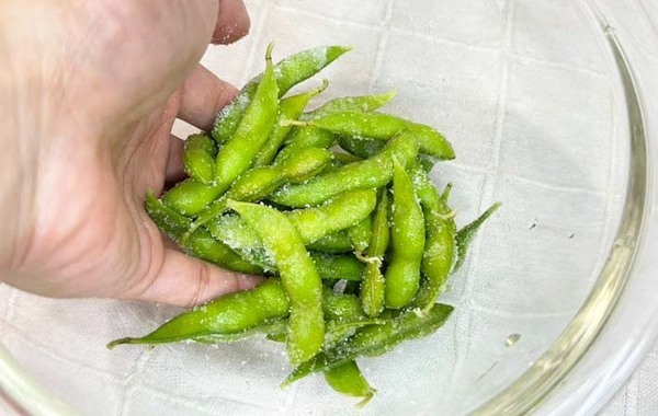 ビールによく合う…！　枝豆に加えた『ひと工夫』が「夏にぴったり！」