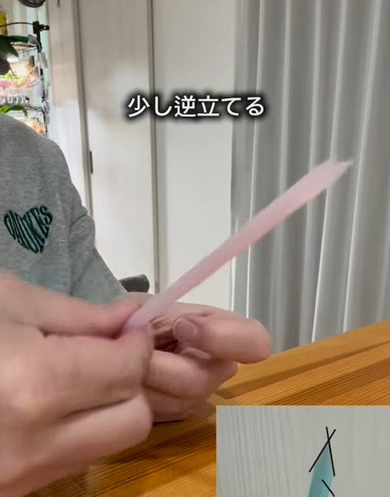 浴室の排水スピードが遅くなったら試してみて！　『ストロー』を使った斬新お手入れ術