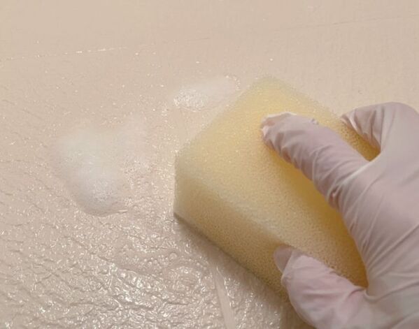 浴室の床、汚れてない？　ピカピカにするテクに「そうだったのか」「ためになる」