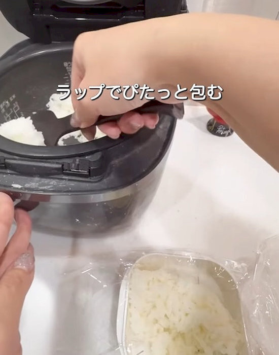 冷凍ご飯が炊きたてご飯に戻る？　アルミホイルを使った意外な裏技に「知らなかった」