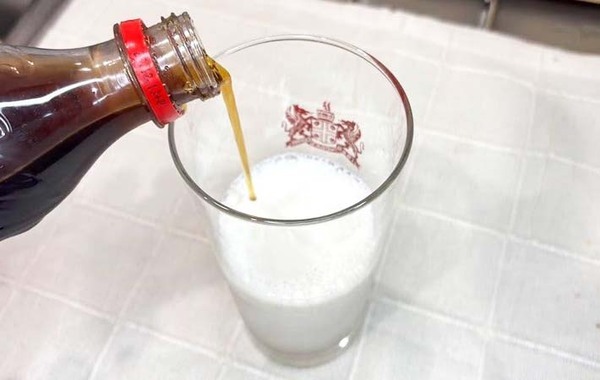 「ゴクゴク飲める」「超簡単！」　牛乳と混ぜたのは…？