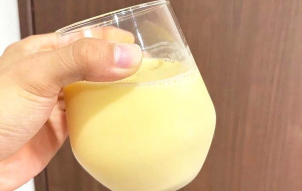 「ゴクゴク飲める」「超簡単！」　牛乳と混ぜたのは…？