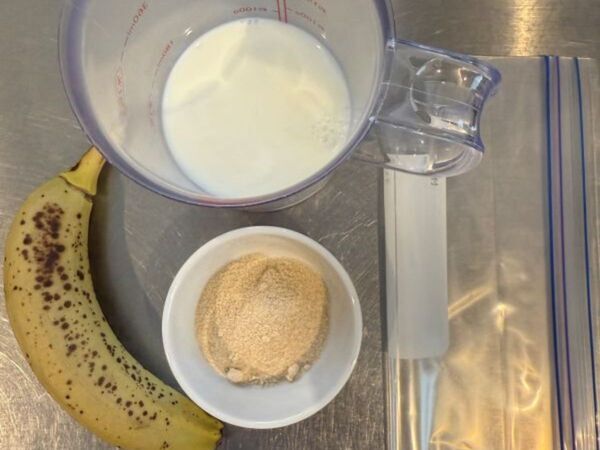 バナナを袋に入れてもむと？　濃厚アイスに「想像以上」「やみつき」