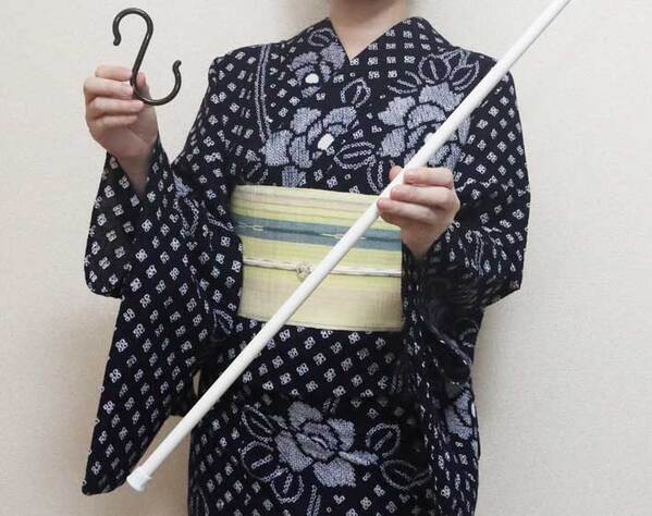 浴衣の裾に『突っ張り棒』を通すと？　できたものに「天才的」「もっと早くに知りたかった」
