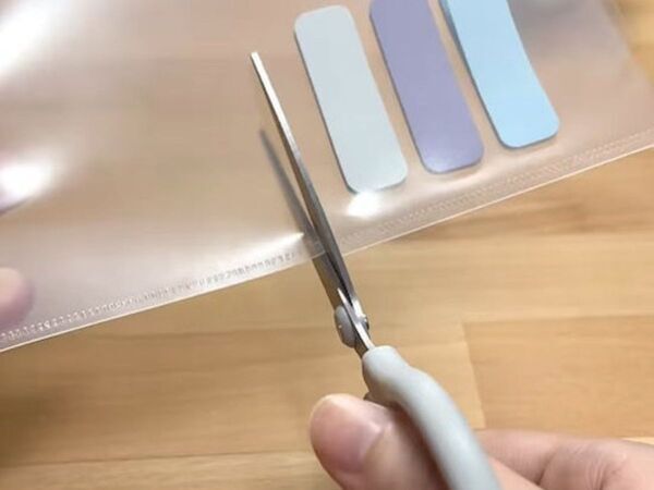 ふせんがバラバラにならない！　クリアファイル活用法に「早速やります」「なるほど」