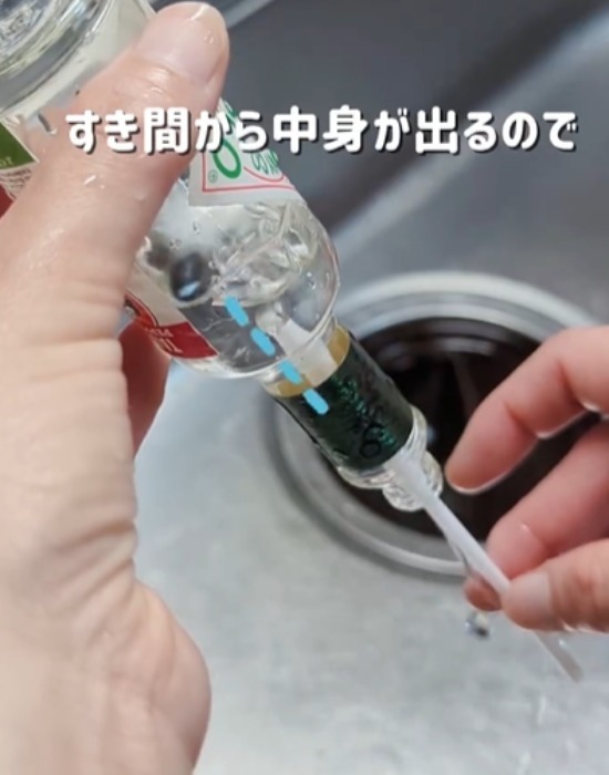 細い瓶の中が洗えない…　暮らしの工夫に「感動した」「明日やる」