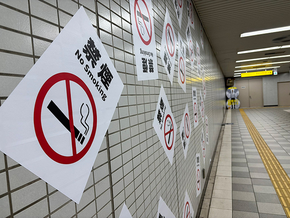 貼り紙を見た通行人「心臓バクバク」　そのワケに「最高じゃん」「明日行く」