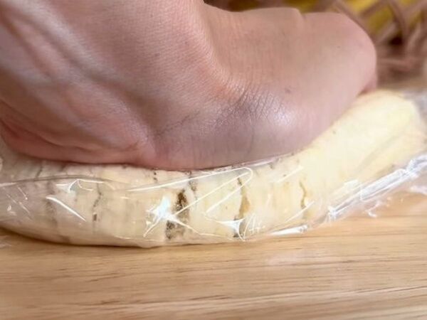 バナナが余ってもこれならOK　潰して冷凍すると…「使える！」「このために買いたい」