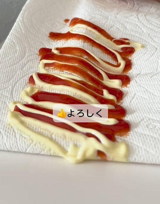 ケチャップやマヨネーズが一瞬できれいに！　驚きの掃除テクに「やってみたい」