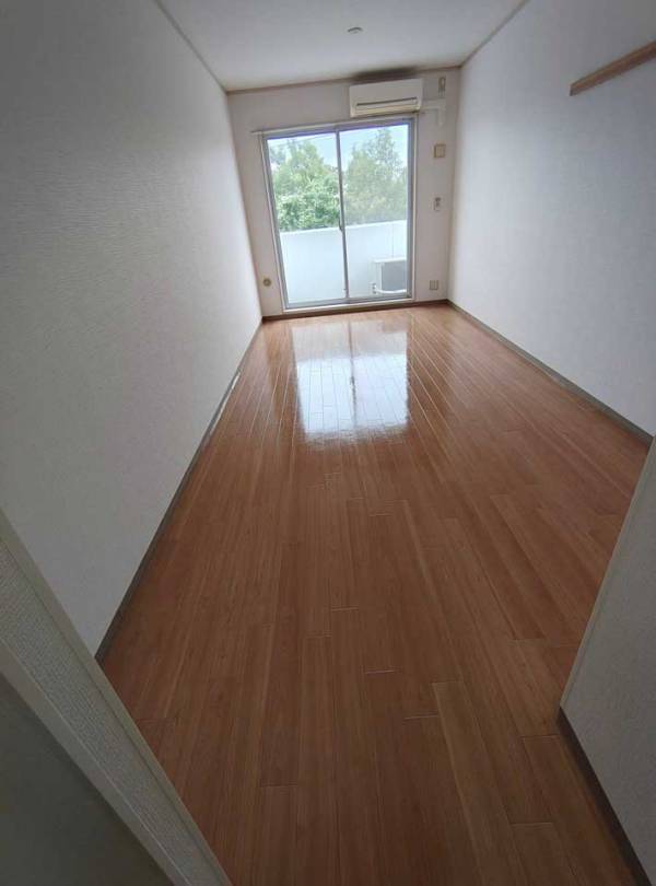 学生マンションの1K　退去後の『ビフォーアフター』に「ビビった」「頭が上がらない」