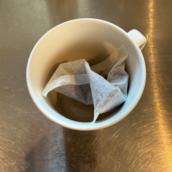 麦茶パックにお湯を少量入れて牛乳を加えると…？　意外な味に「なんと」