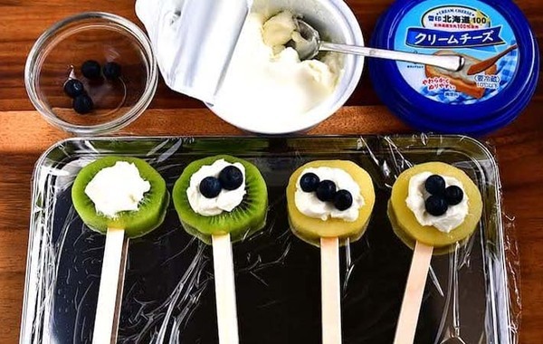 「簡単でおいしい」「罪悪感なし！」　キウイを冷凍庫に入れてできたのは…