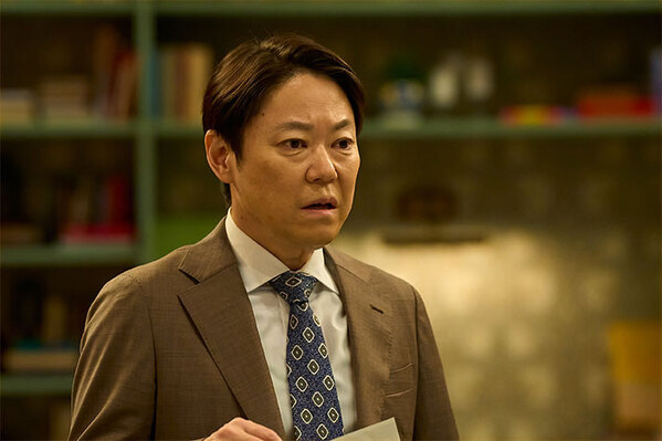 やっぱり怪しい人が家族の中に1人いる　悪い大人とピュアな刑事の三角関係は？『しあわせな結婚』第5話