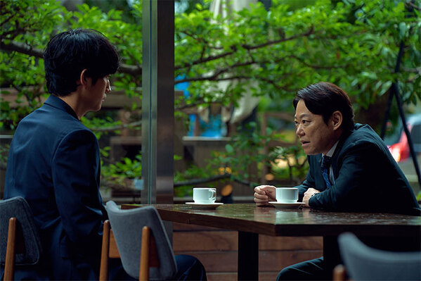 やっぱり怪しい人が家族の中に1人いる　悪い大人とピュアな刑事の三角関係は？『しあわせな結婚』第5話